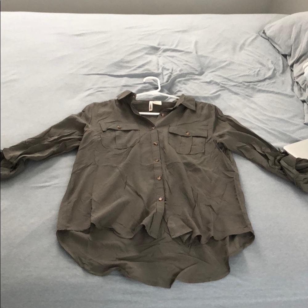 Elegant green shirt